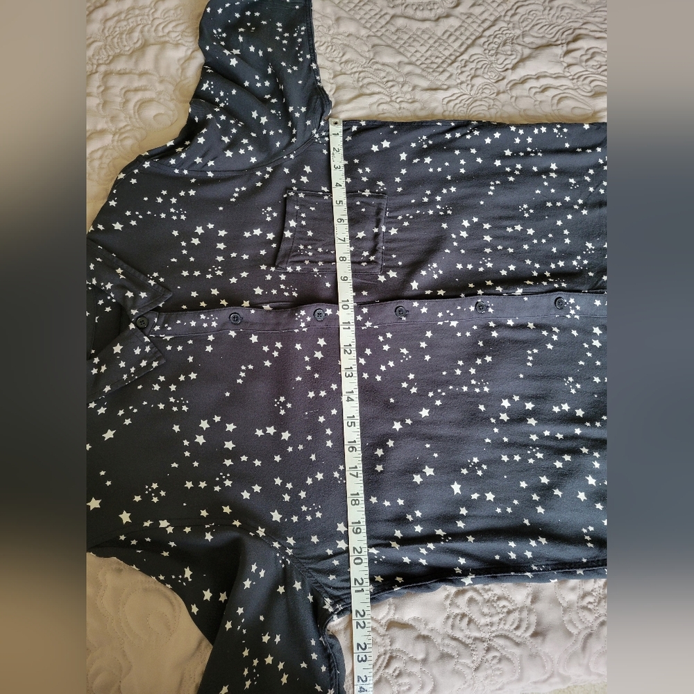 Rails Rayon Star Button Down Shirt Size Medium - image 4